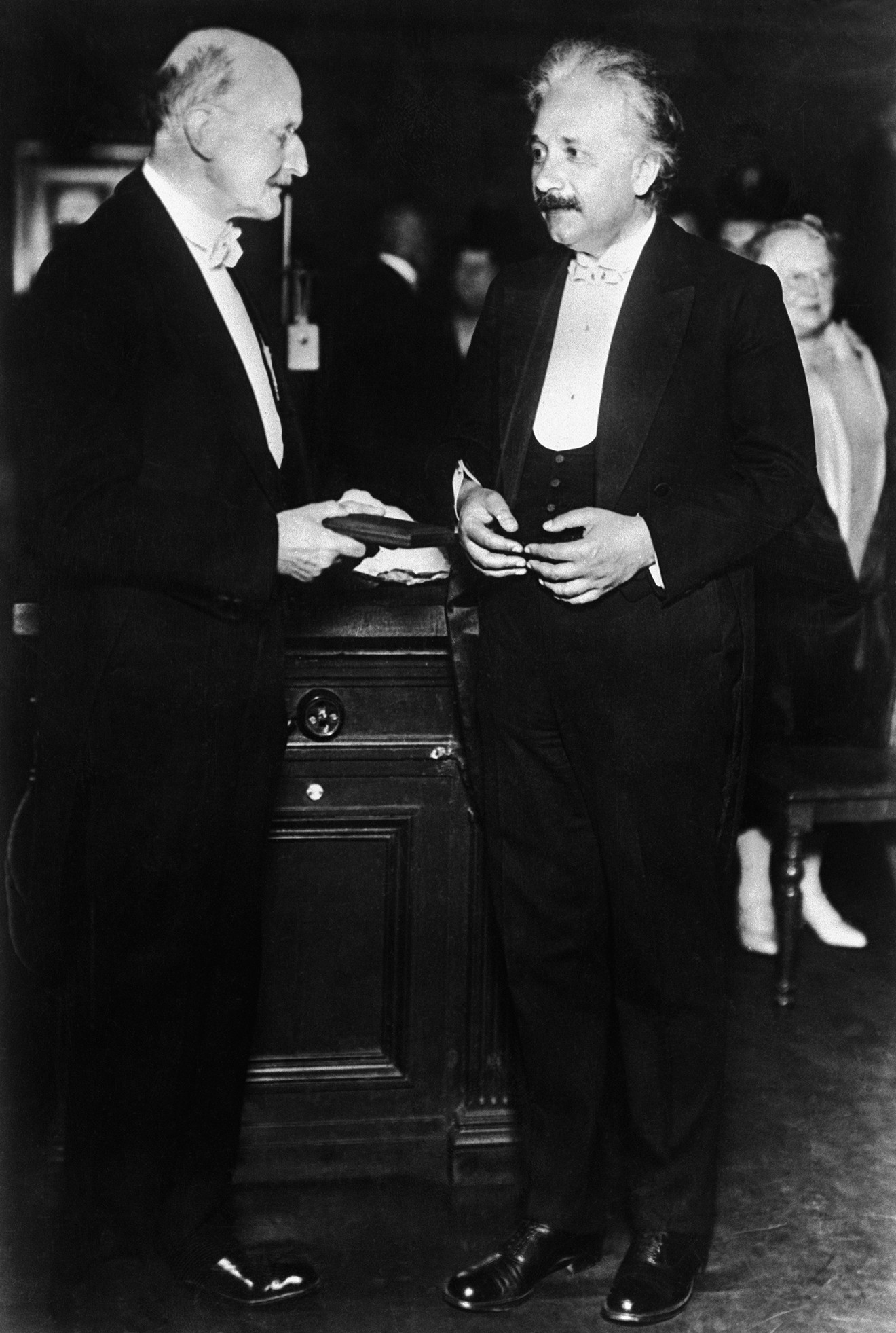 Макс Планк и Альберт Эйнштейн. 1929 год