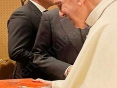 Doğrudanmı “Təbrizin sehrli nağılları” kitabı Roma Papasına təqdim olunub?