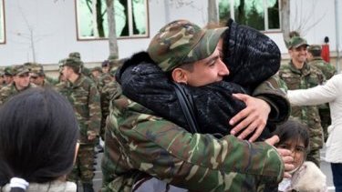 Evin tək oğlu niyə əsgər getməməlidir?