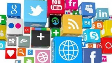 Hikmət Hacıyev: “Sosial media saxta xəbərləri böyüdür, süni intellekt bu problemi daha da gücləndirir”