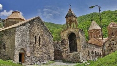Армянский священник: закрытие монастыря Худавенг в Кельбаджаре для армян - проявление "армянофобии" и посягательство на "армянские святыни"