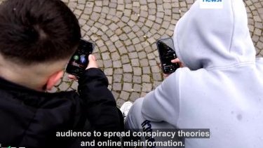 Just a few social media posts from self-styled 'experts' can strongly influence opinion, study says