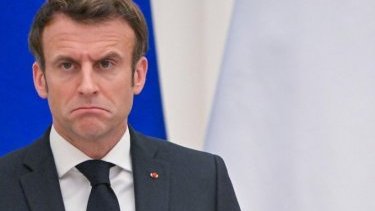 Почему так непопулярен французский президент?