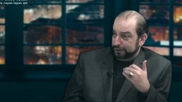 Историк: "Сядем криво, поговорим прямо" - старинная армянская пословица